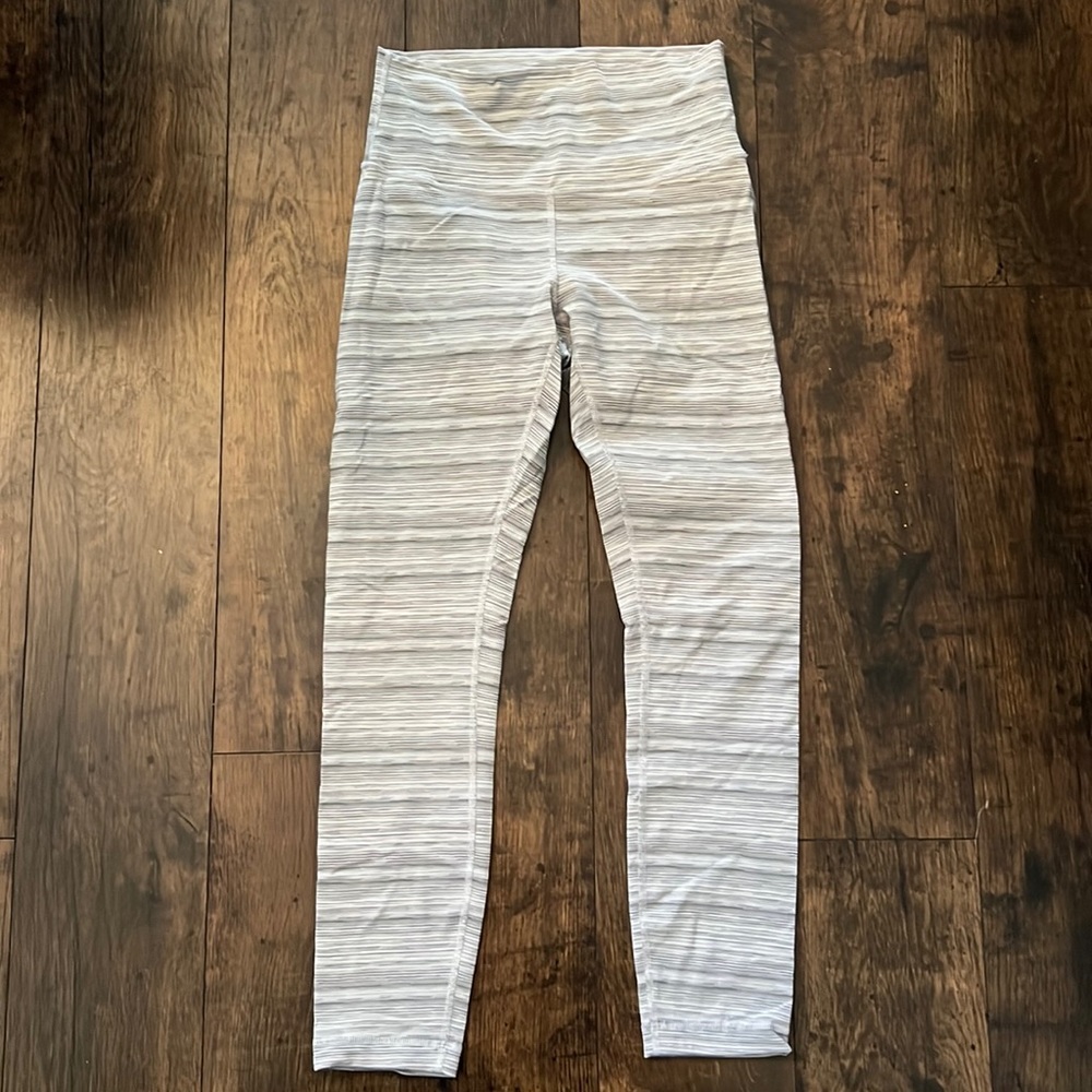 Lululemon Wunder Under High Rise, 7/8 length, 6